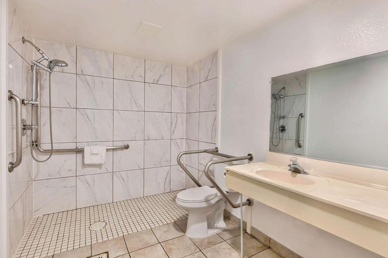 Motel 6-Falls Church, Va - Arlington Boulevard Ngoại thất bức ảnh