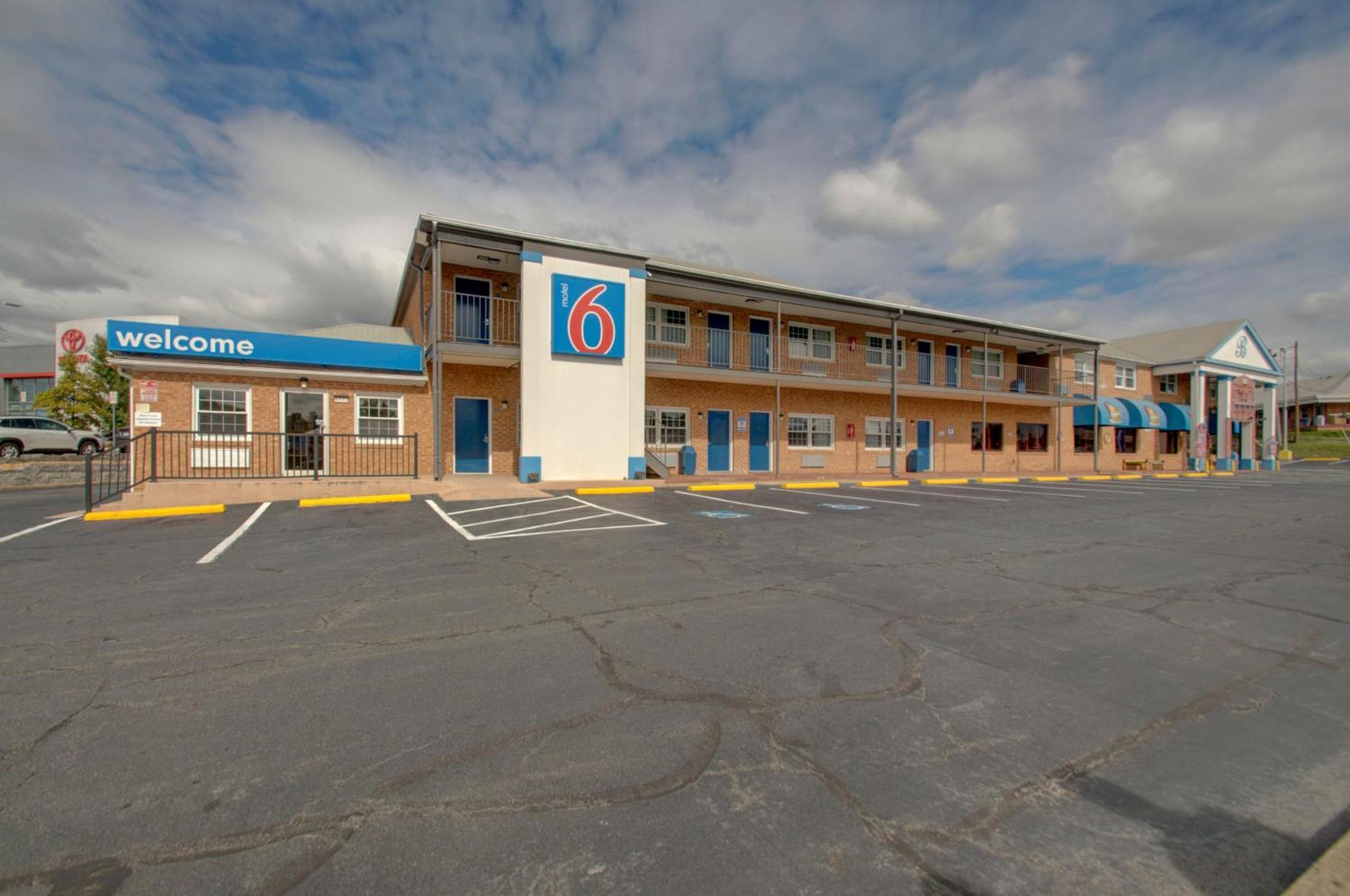 Motel 6-Falls Church, Va - Arlington Boulevard Ngoại thất bức ảnh