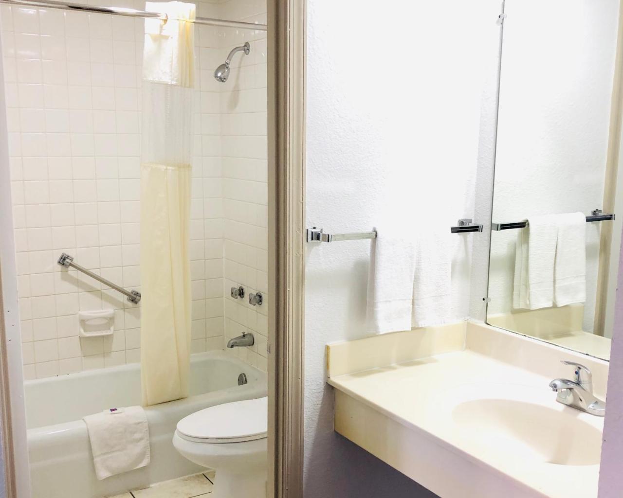 Motel 6-Falls Church, Va - Arlington Boulevard Ngoại thất bức ảnh